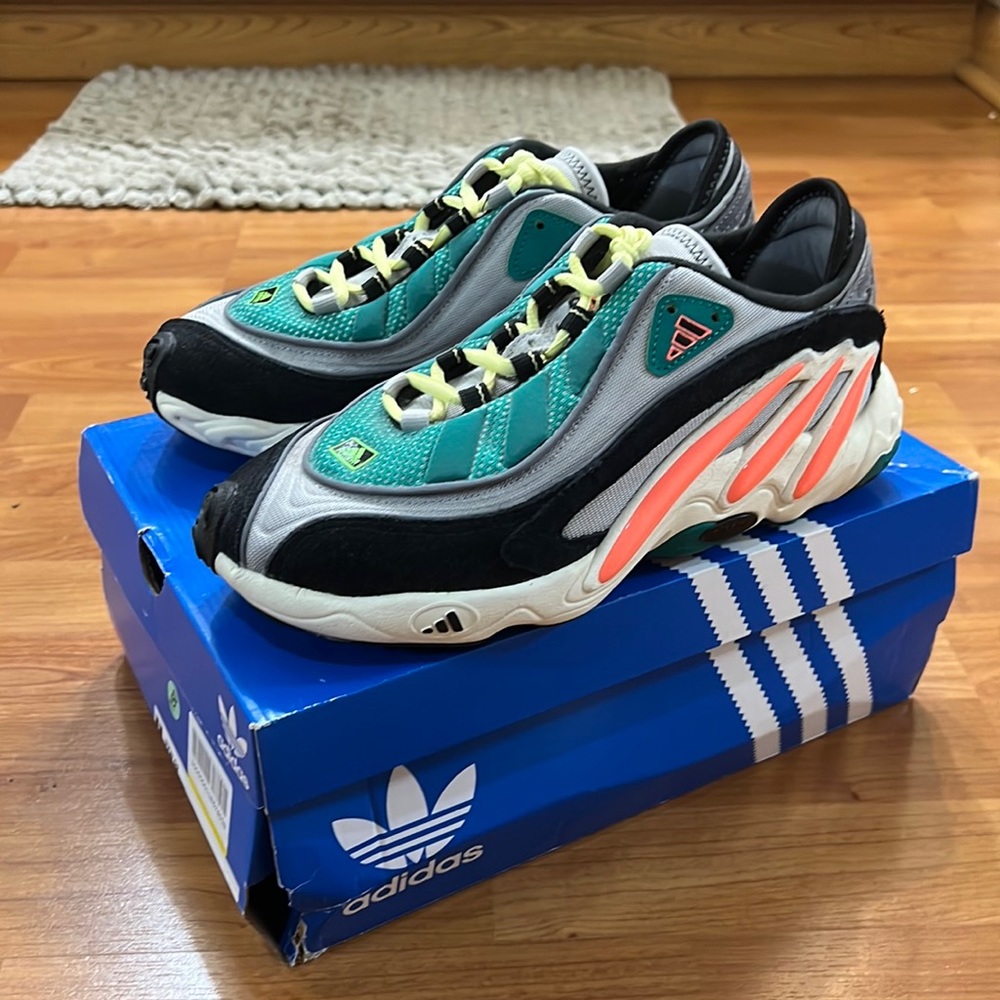 Nib Adidas dye 98 man’s 6.5 woman’s 7.5